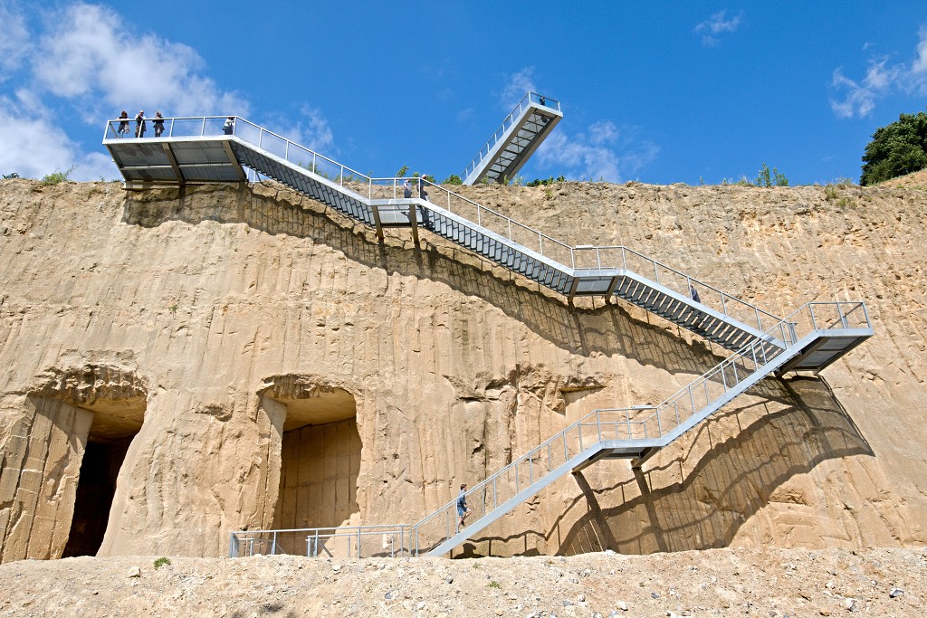 sint pietersberg limburg hdr landschap Fort Sint Pieter enci groeve Kasteelruine Lichtenberg kalksteen grotten mergel natuurmonumenten